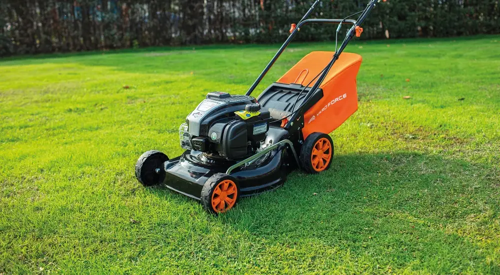 YARD FORCE Benzin-Rasenmäher GM B46P B&S 575 IS + Radantrieb 46 cm