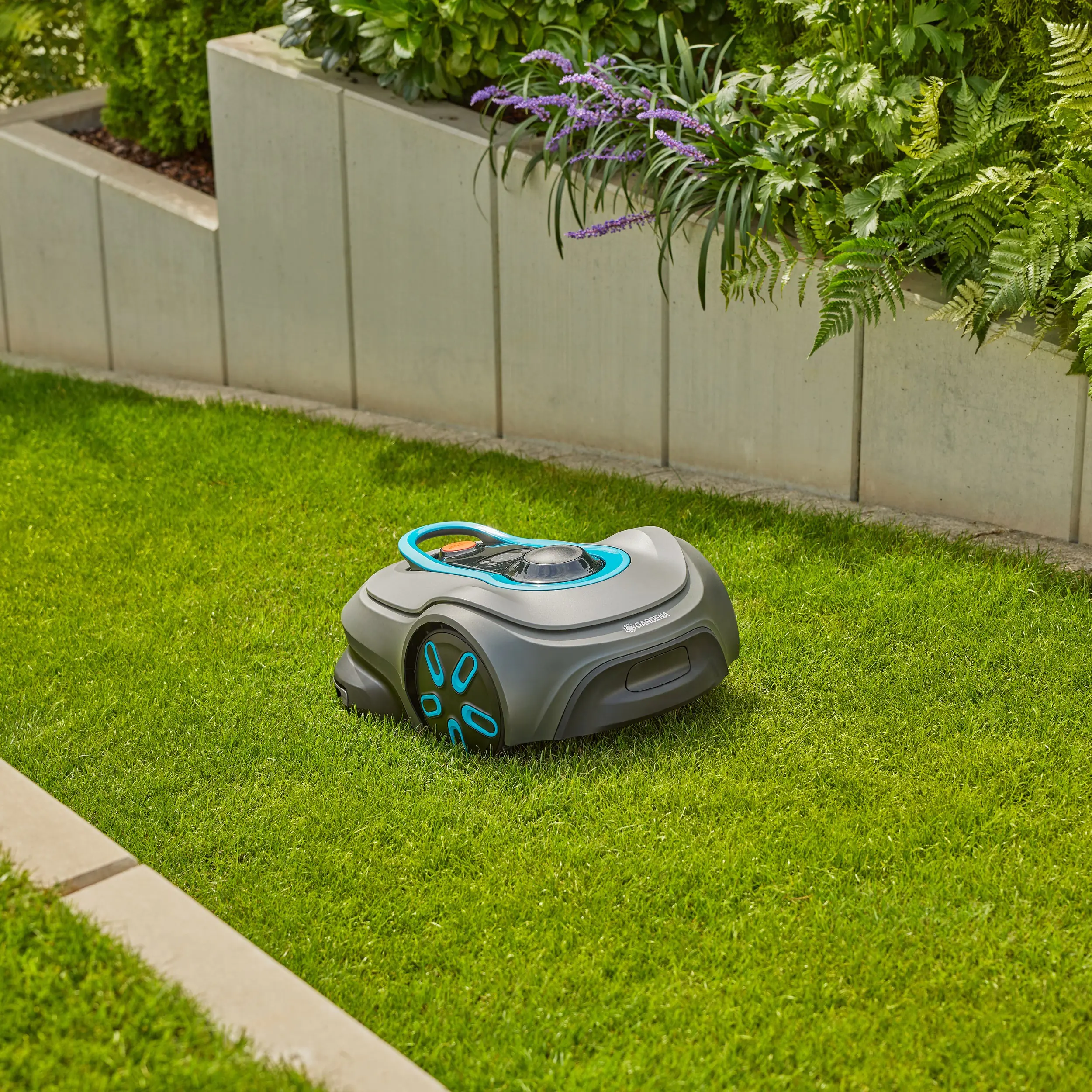 Gardena Mähroboter smart SILENO free 600m² Set Gardena Mähroboter smart SILENO free 600m² Set