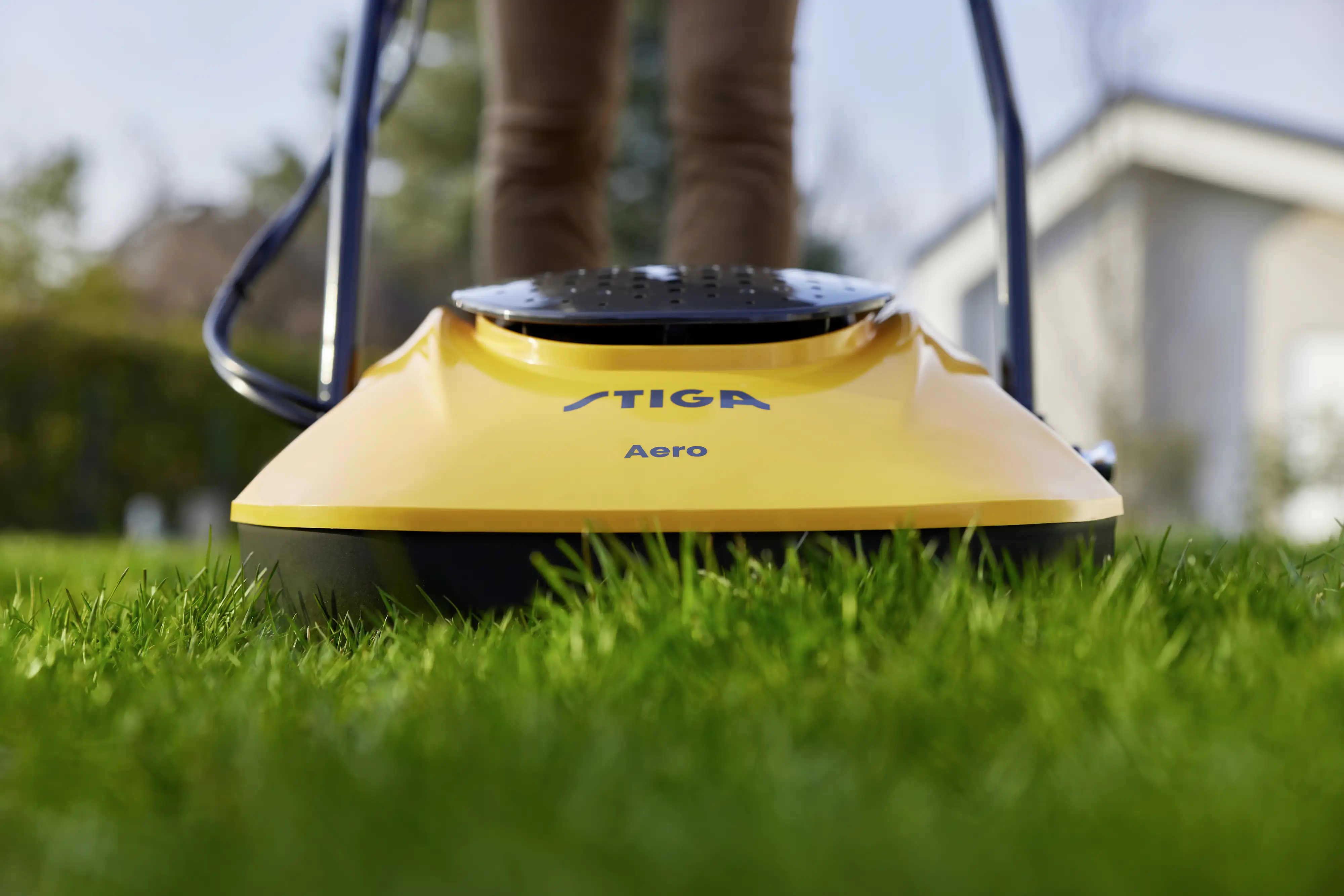 Stiga Akku Luftkissenmäher AERO 132e 20 V, 30 cm Schnittbreite Stiga Akku Luftkissenmäher AERO 132e 20 V, 30 cm Schnittbreite
