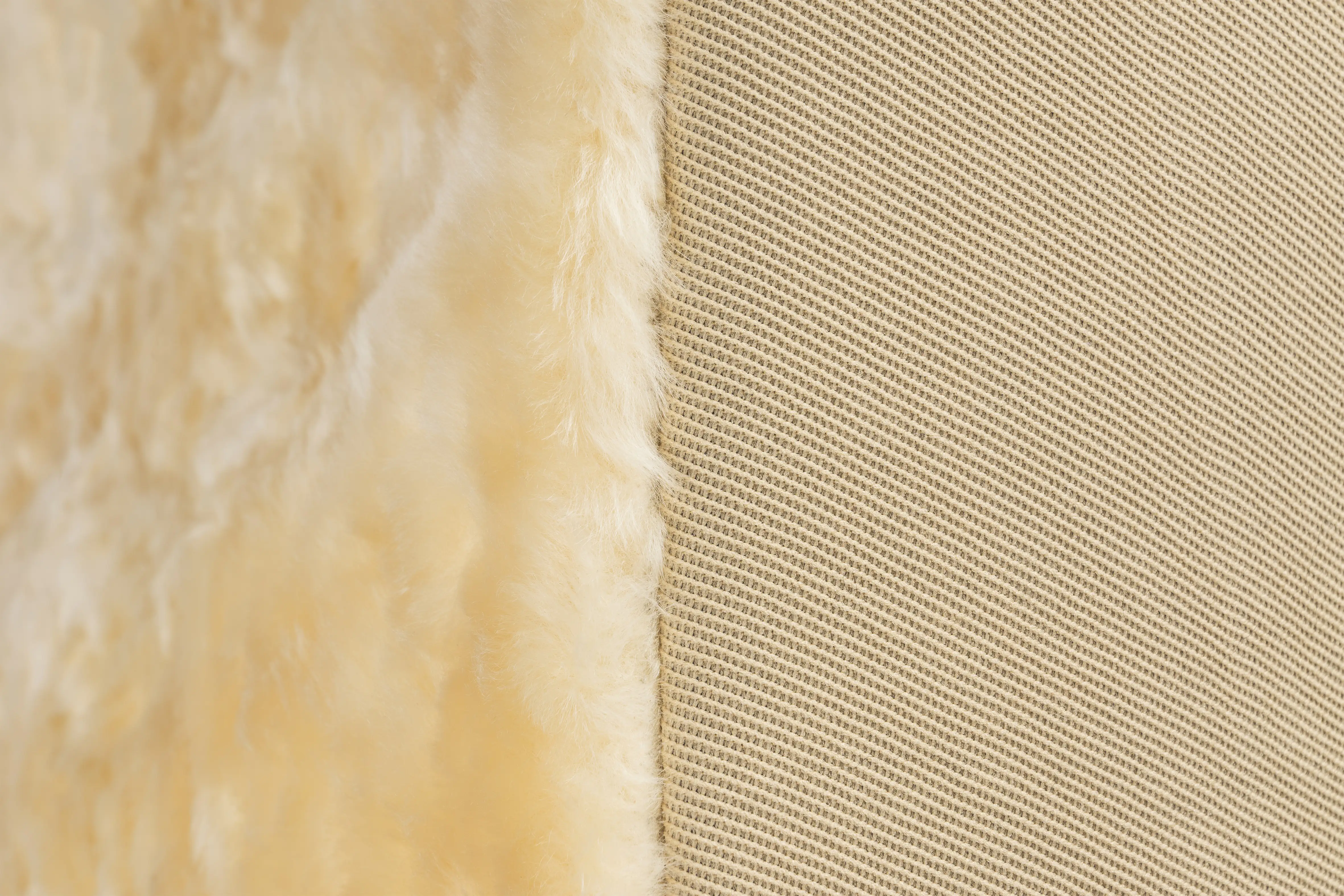 9001778200259_05 Walser Autositzbezug Lammfell Adelynn beige 1-teilig