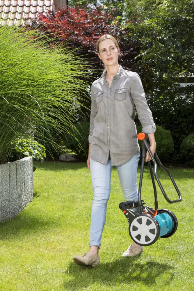 Gardena Spindelmäher Classic 330 33 cm Schnittbreite Gardena Spindelmäher Classic 330 33 cm Schnittbreite