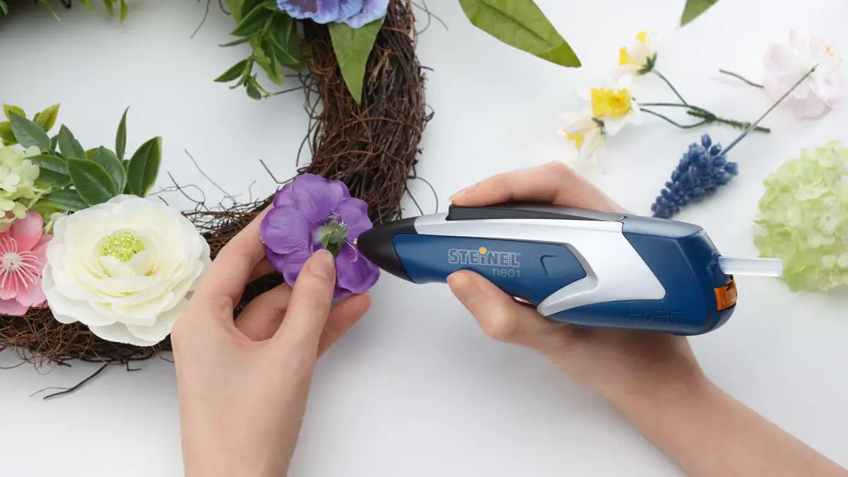 Steinel Akku Klebepistole neo1 Rapture Rose Ink. 3 Klebesticks 7 mm Steinel Akku Klebepistole neo1 Rapture Rose Ink. 3 Klebesticks 7 mm