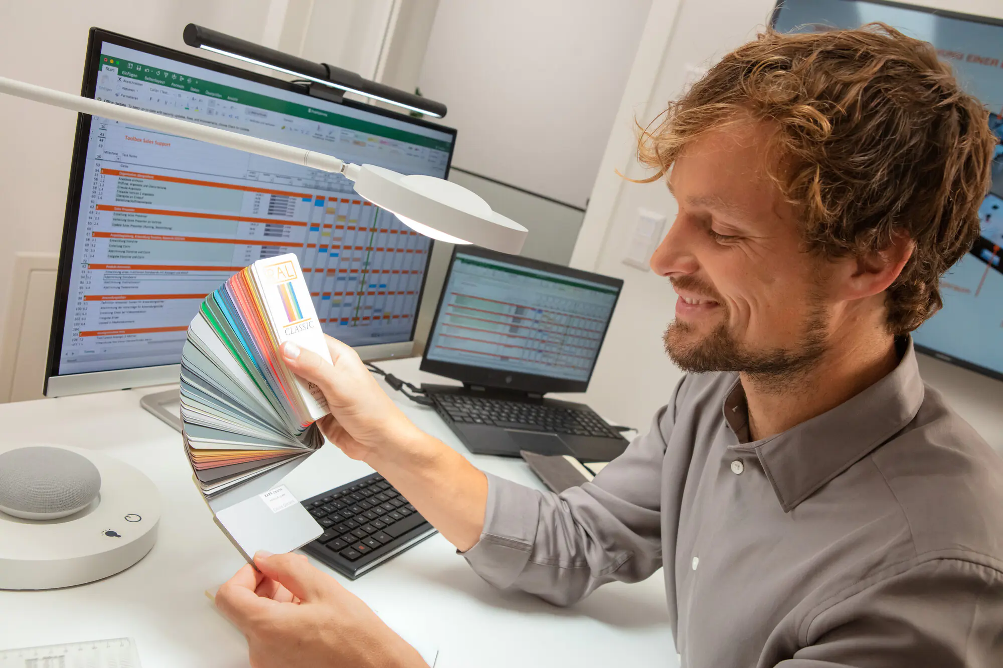 Ledvance Smart+ LED Tischleuchte Panan weiß 70 x 22 cm Sun@Home 15 W