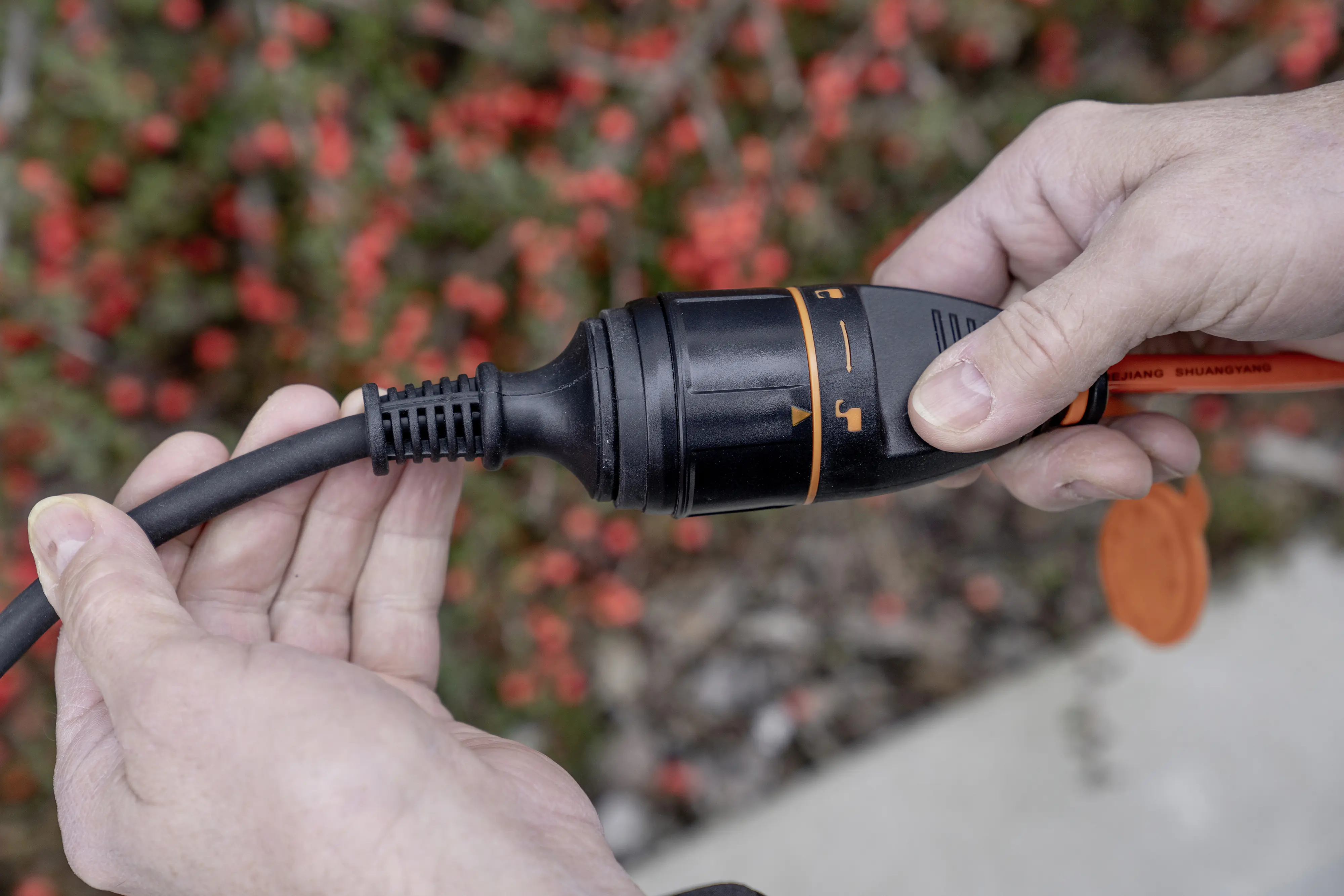 Unitec BQ-Verlängerungskabel Außen 20 Meter HO7BQ-F 3G1,5, orange, IP44