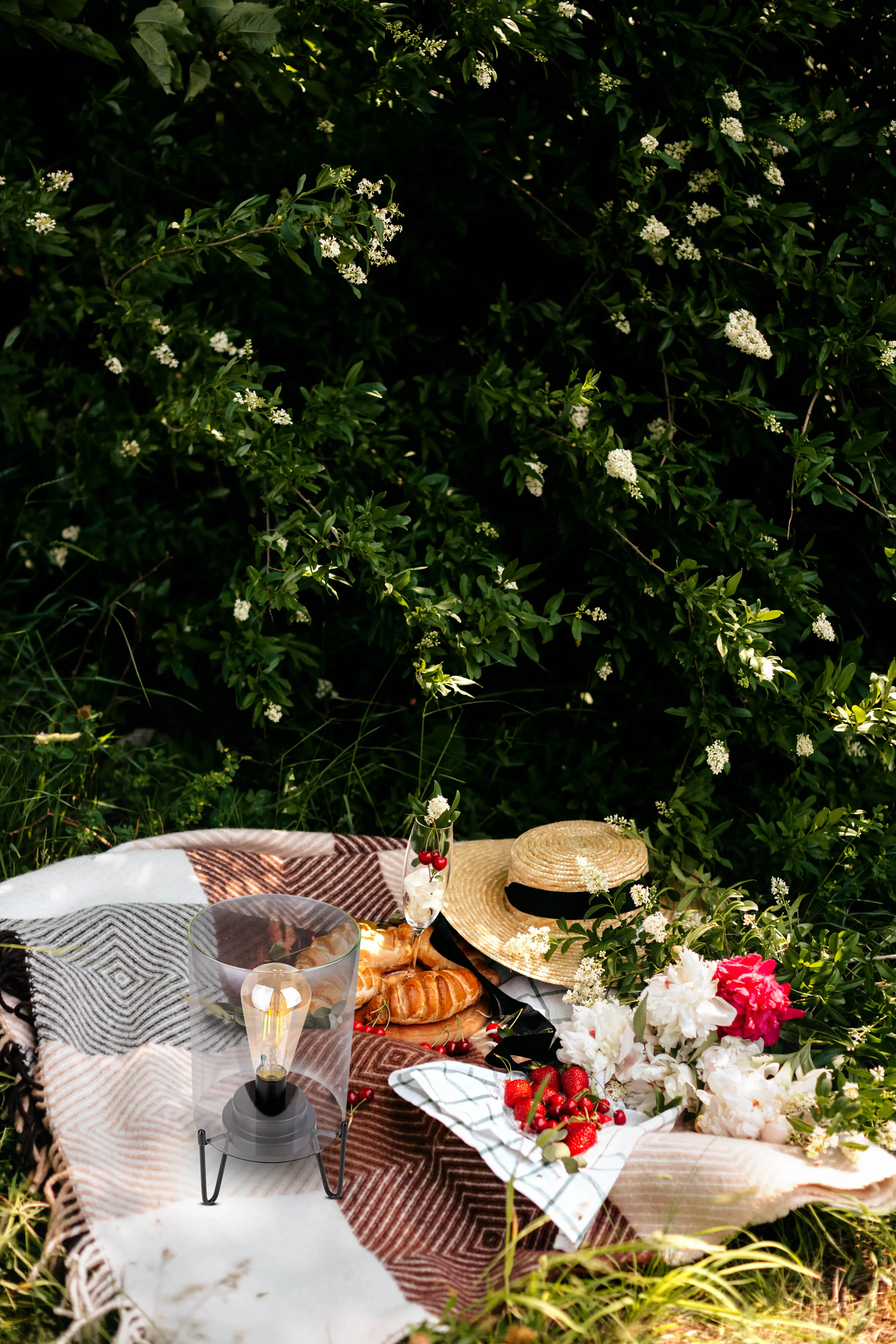 Light & More Akku LED-Tischleuchte Lonna 28,5 cm Ø 15 cm Glas