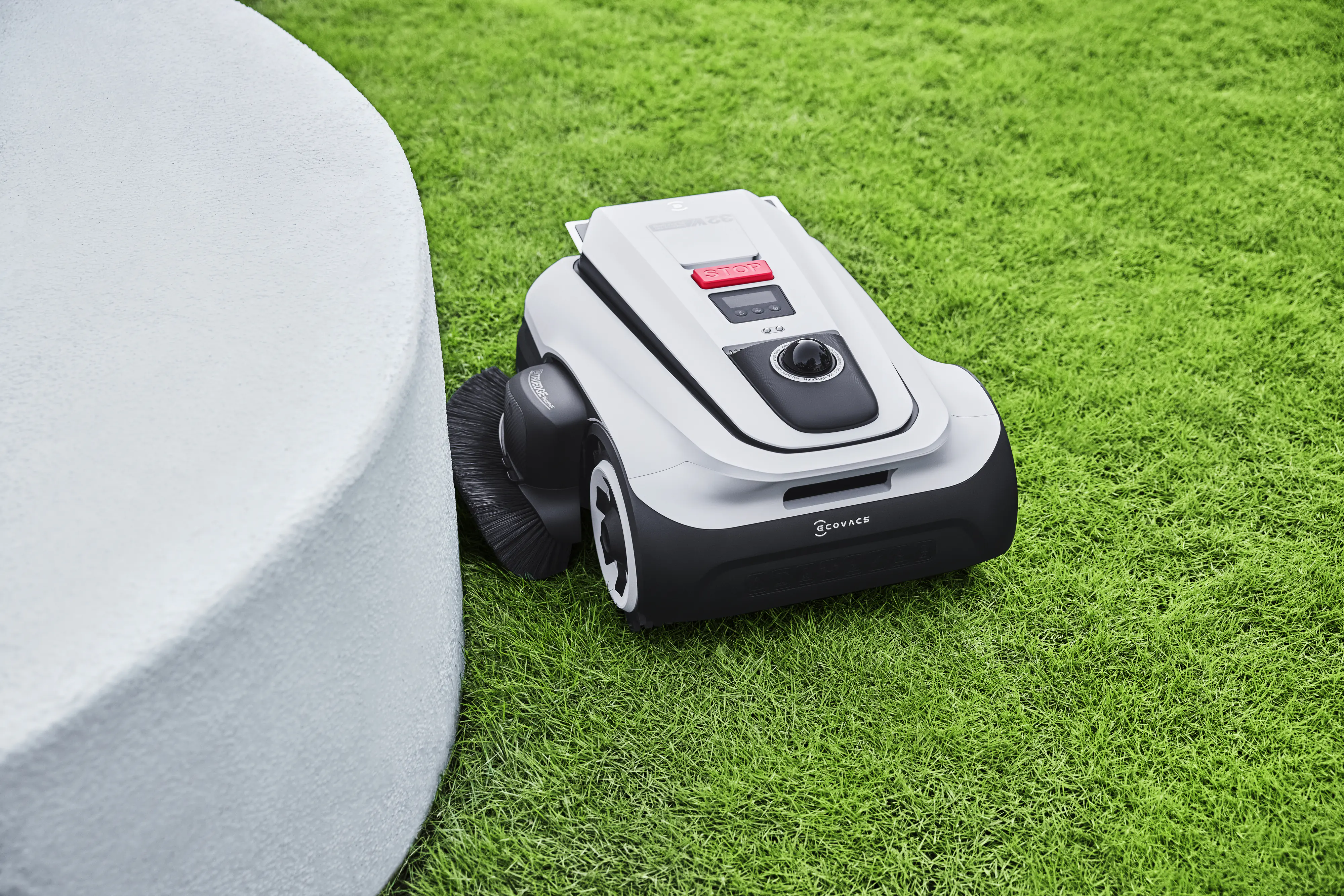 ECOVACS Mähroboter GOAT A3000 LiDAR Pro - 33 cm Schnittbreite 3000 m² 32 V