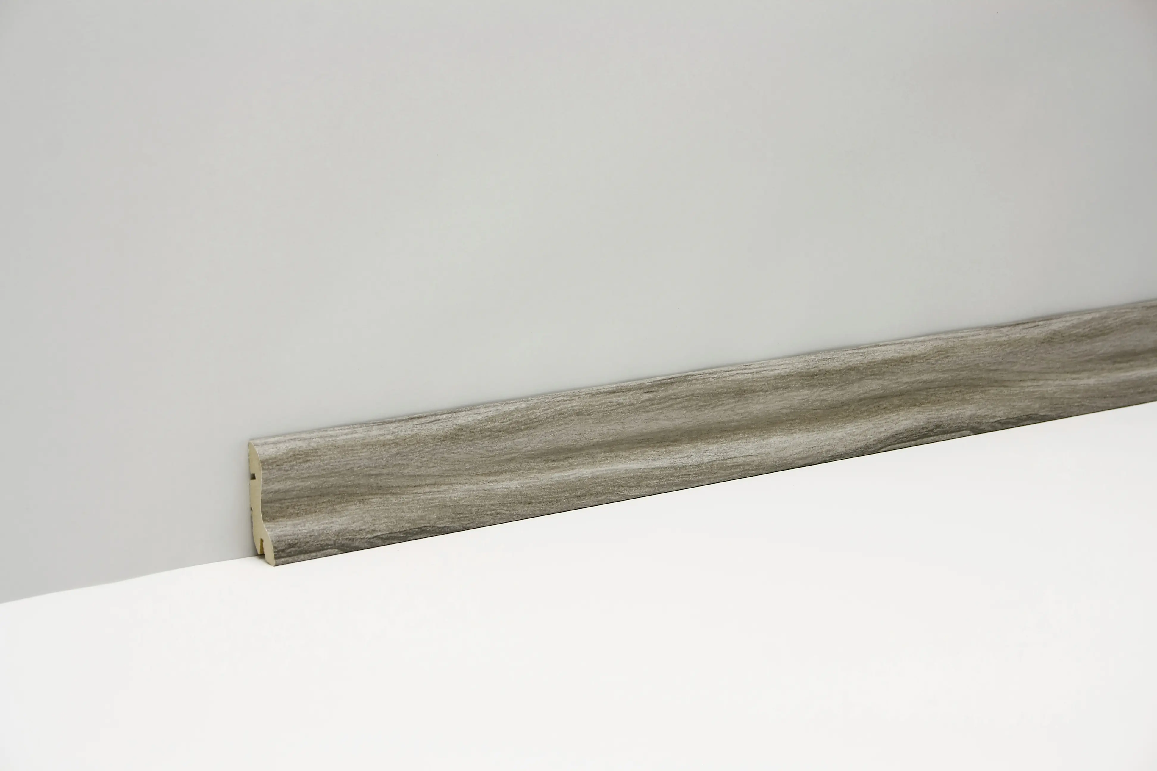 Classen Clip-Fußleiste 240 cm 40 x 20 mm Spaltholz