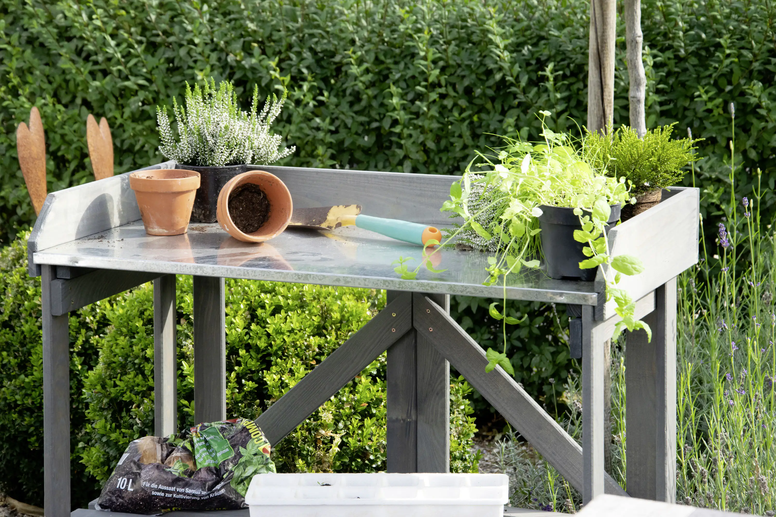 Dobar Pflanztisch mit Ablage zusammenklappbar Anthrazit 85 x 44 x 89 cm