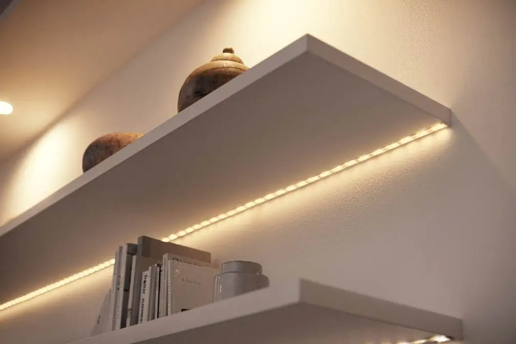 WiZ LED Lightstrip Tunable White & Color Erweiterung 1 m RGBW WiZ LED Lightstrip Tunable White & Color Erweiterung 1 m RGBW