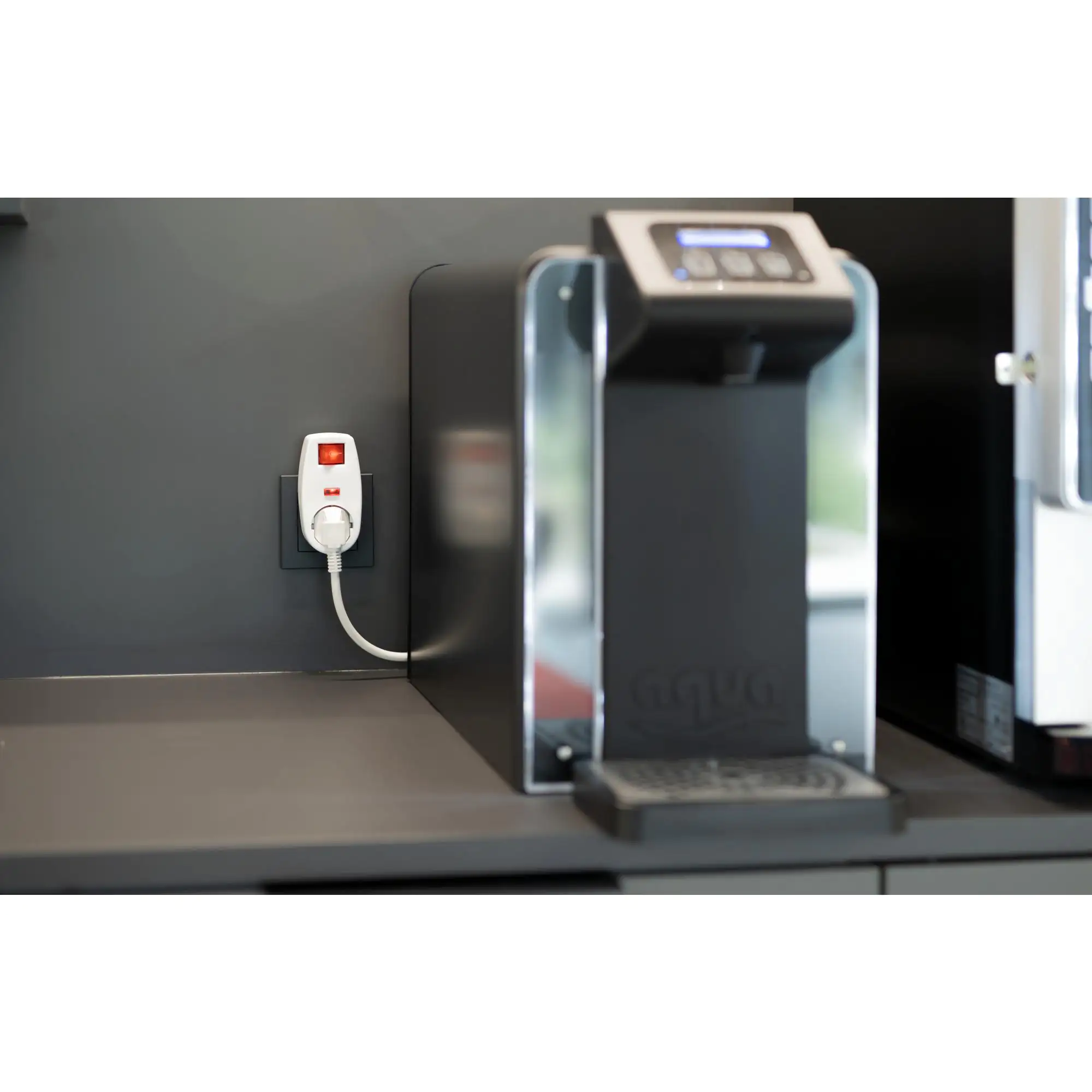 Überspannungsfilter mit Kontrollampe weiß