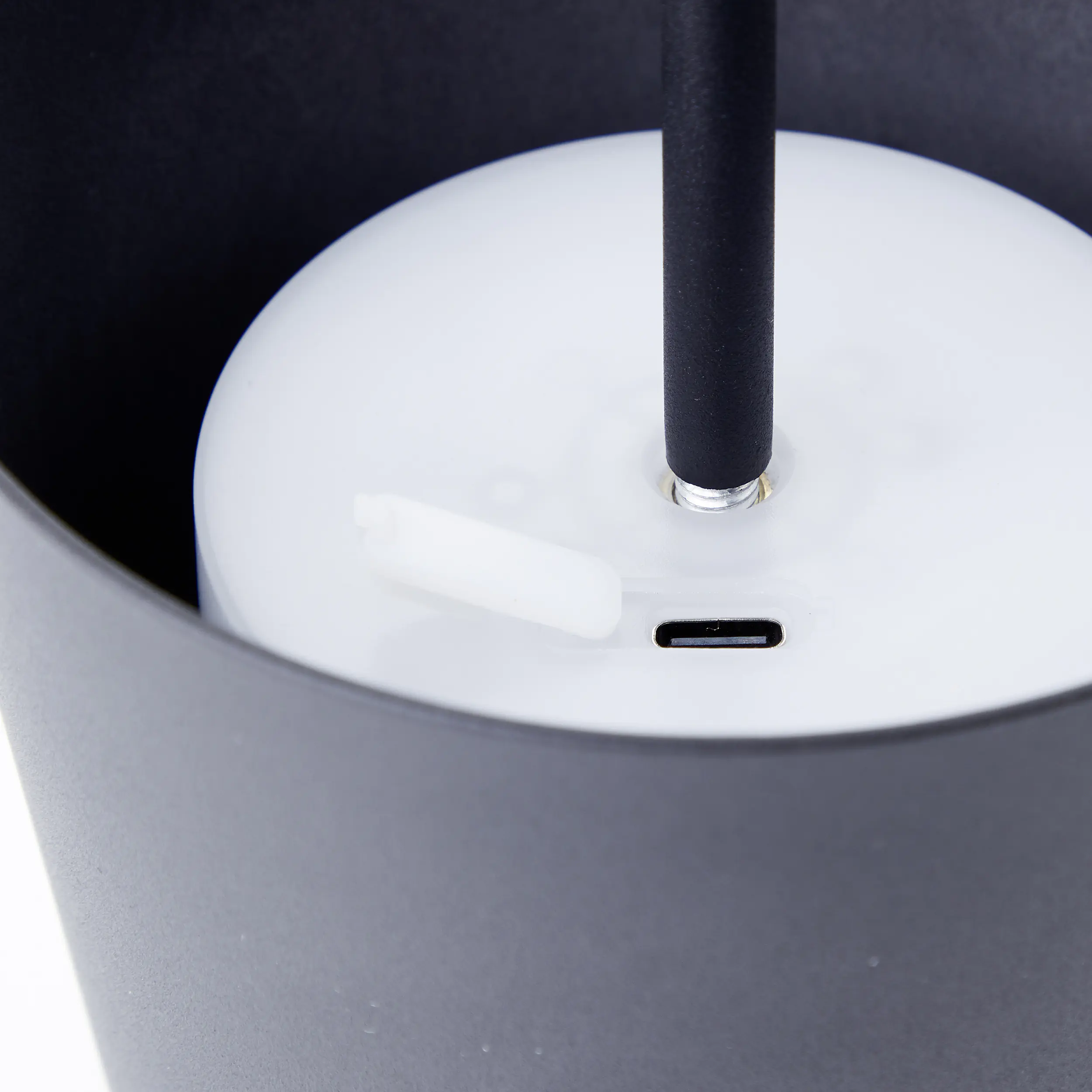 Brilliant Außen-Tischlampe Kaami 2W warmweiß dimmbar USB Brilliant Außen-Tischlampe Kaami 2W warmweiß dimmbar USB