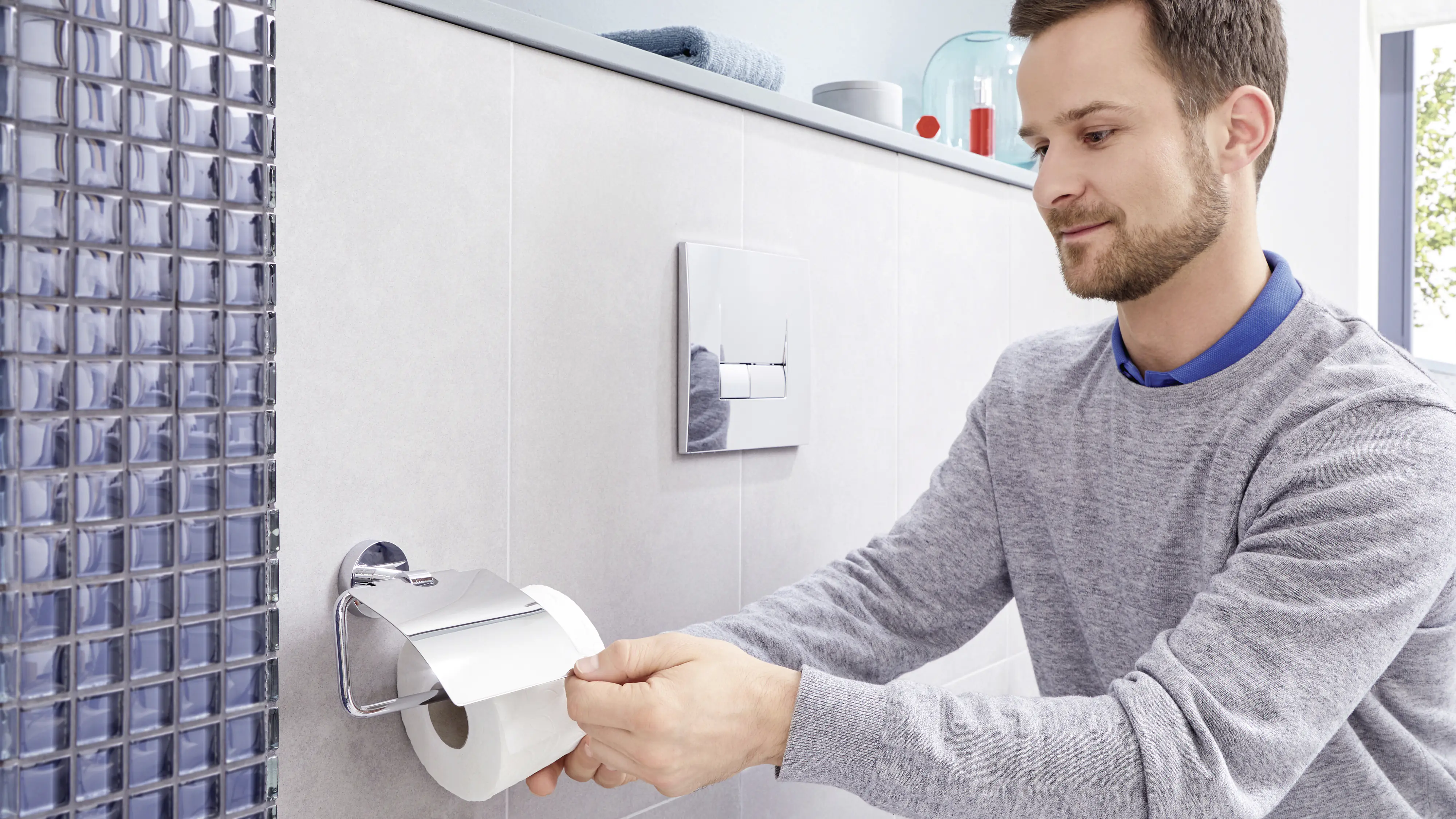 tesa Papierrollenhalter mit Deckel Exxcellent