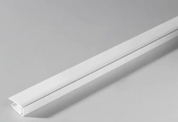Kunststoff Abschlussprofil weiß klippbar 260 cm Kunststoff Abschlussprofil weiß klippbar 260 cm