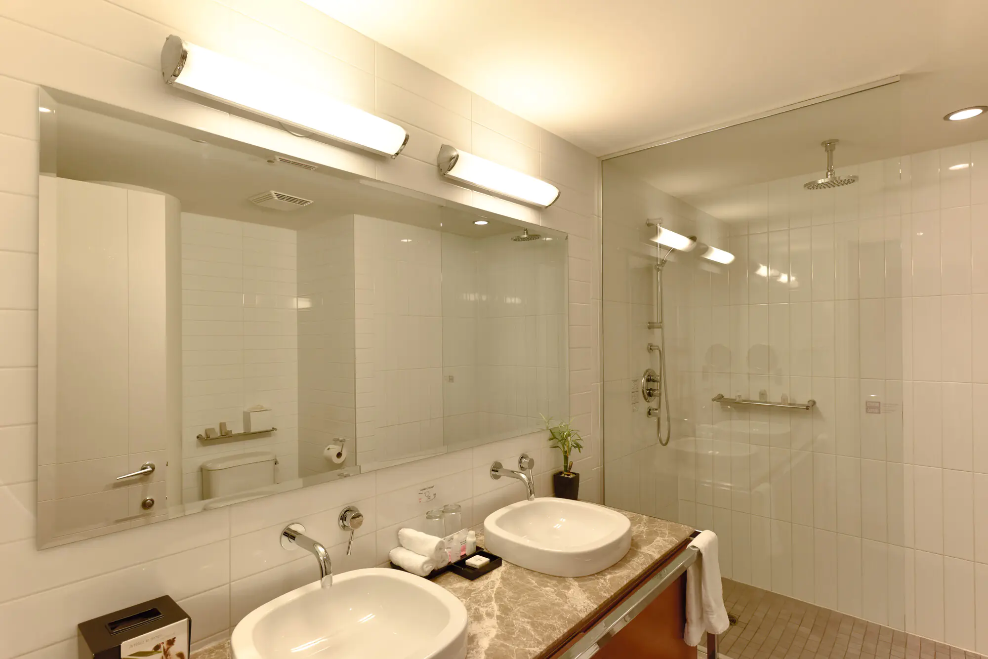 Osram LED Röhre 60 cm G13 6,6 W warmweiß