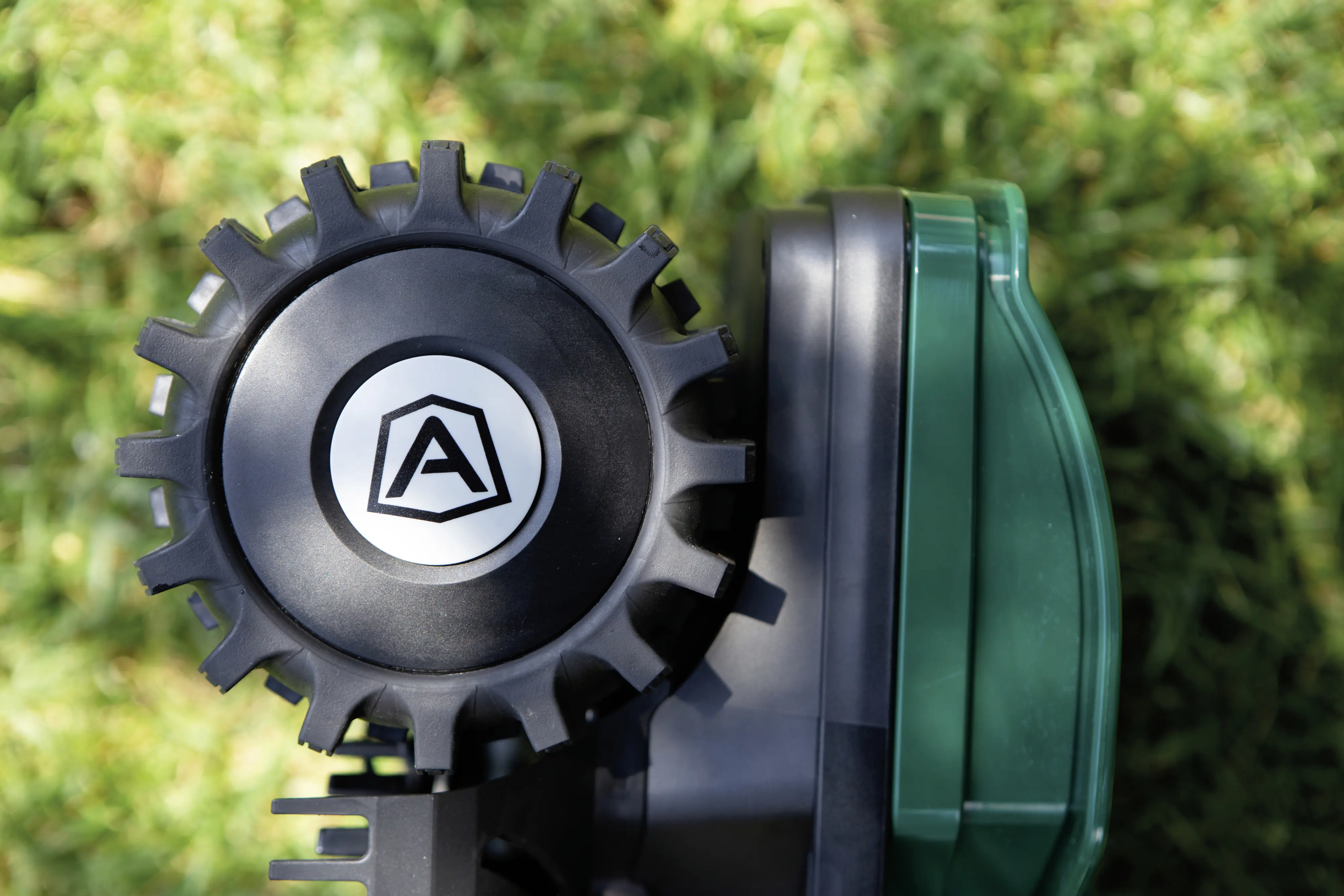 Ambrogio Mähroboter L15 Deluxe 18 cm Schnittbreite, für 600 m²