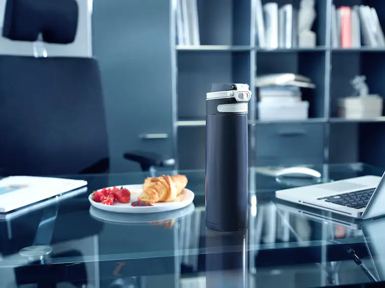 Leifheit Thermobecher Flip 600 ml dunkelblau