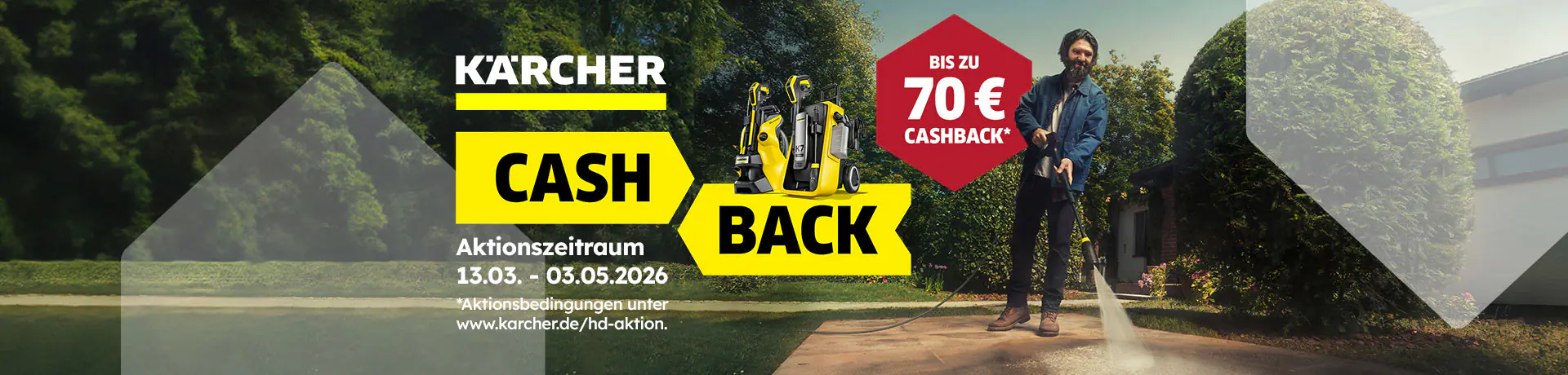 Kärcher Cashback-Aktion vom 13.03. bis 03.05.2026: Bis zu 70 € Cashback auf Hochdruckreiniger. Ein Mann reinigt eine Terrasse mit einem Kärcher-Gerät.