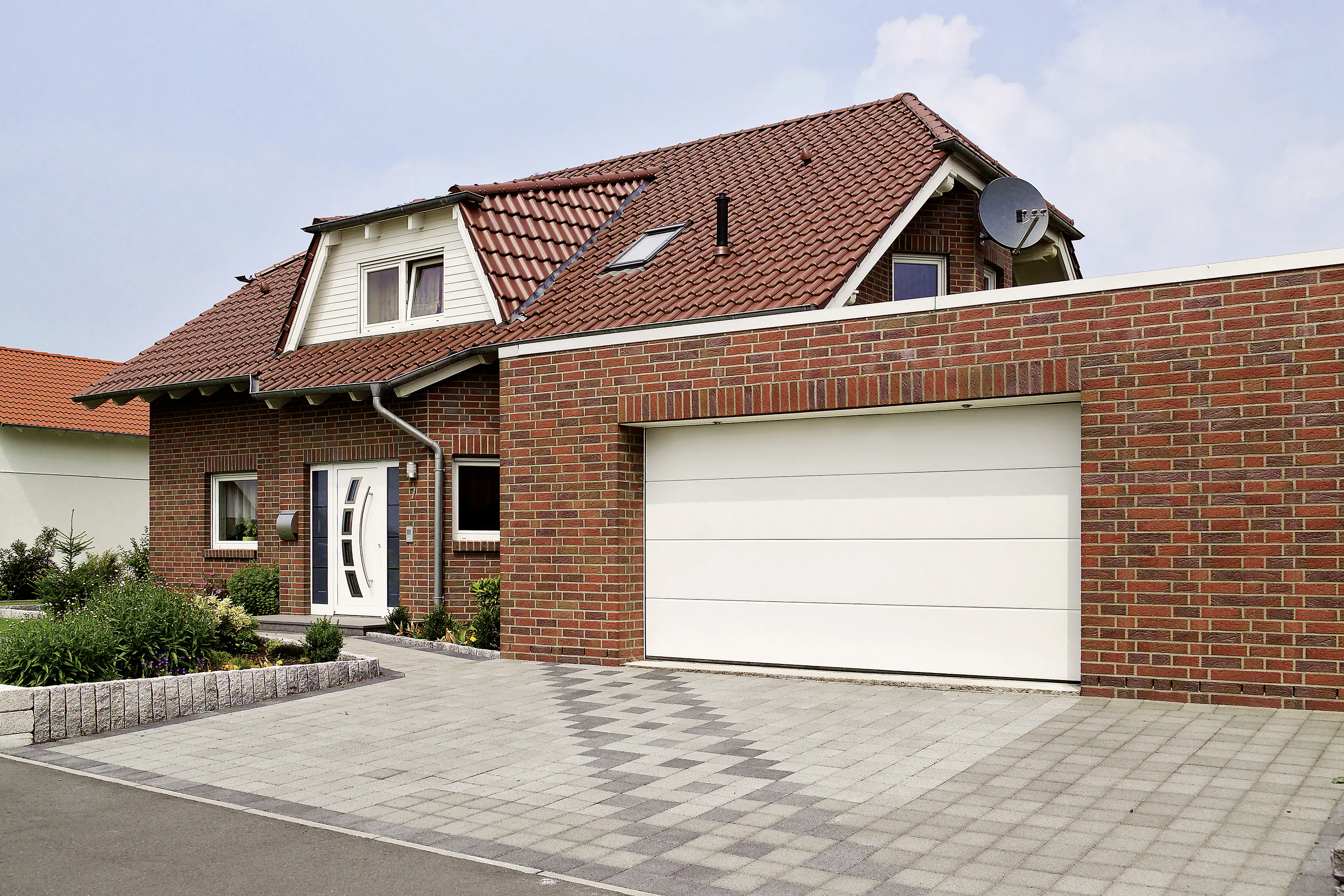 IsoMatic Garagen-Sektionaltor 250 x 212,5 cm reinweiss Inkl. Torantrieb