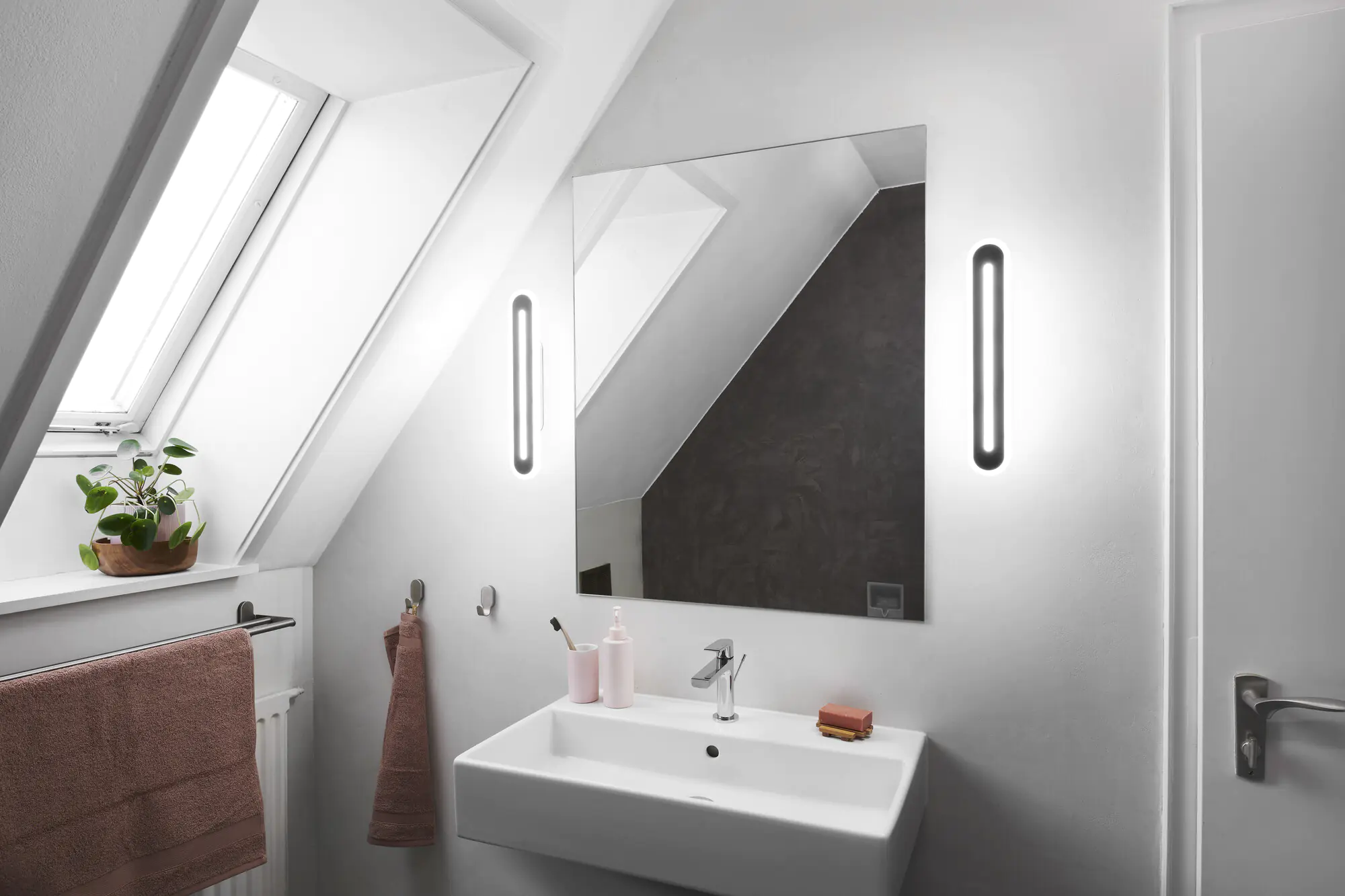 Ledvance Smart+ LED Badleuchte Orbis Bath weiß 30 x 7 cm 13 W dimmbar