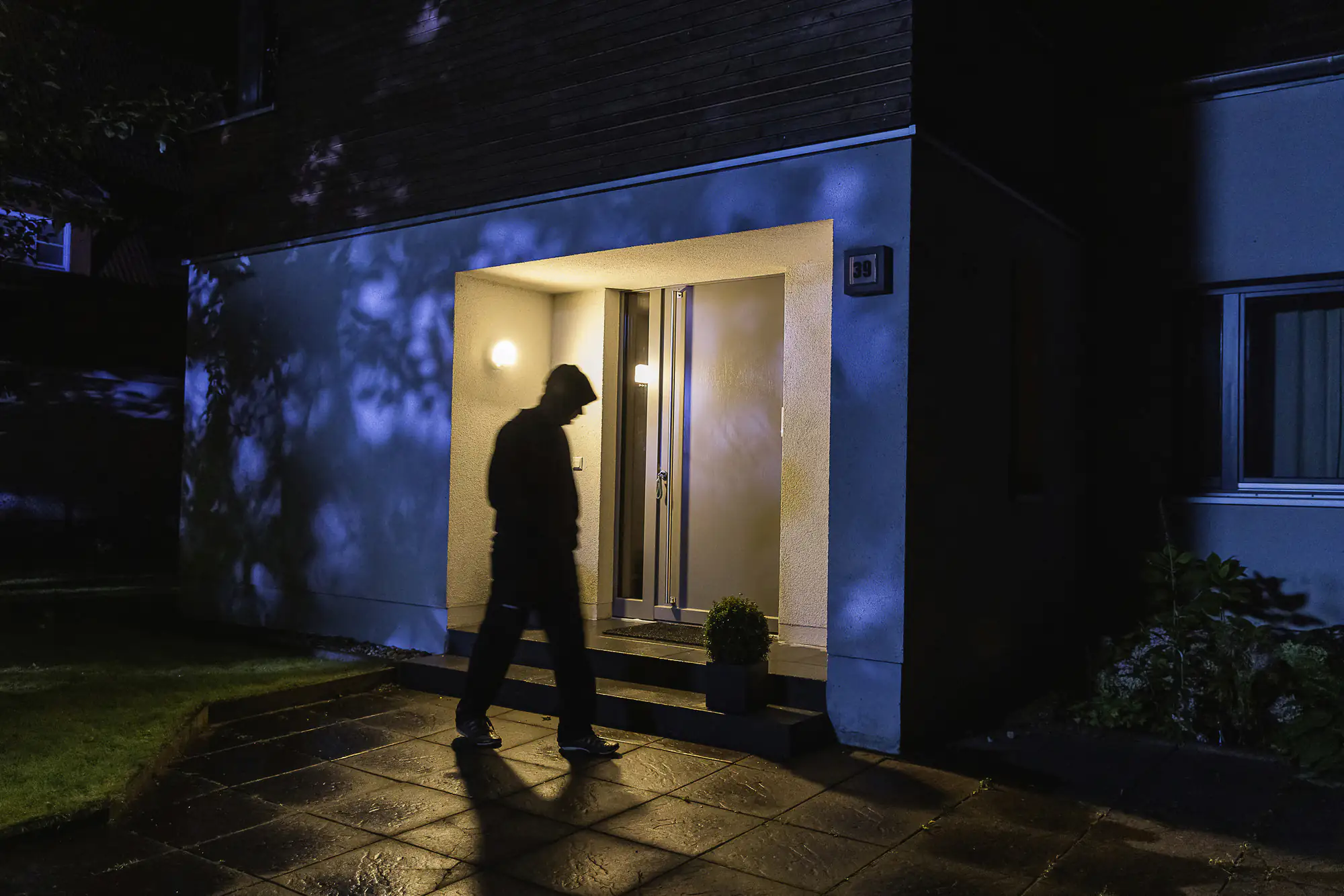 Ledvance Kameraleuchte Smart+ WiFi Wall Round Cam 15 W, 950 lm, 3000K, Sensor, Audio, IP44