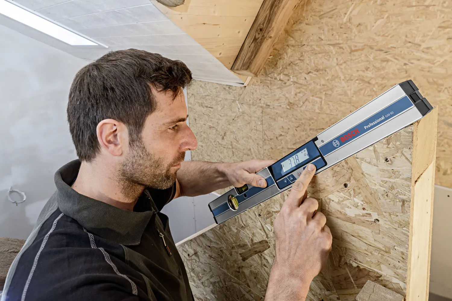 Bosch Professional Digitaler Neigungsmesser GIM 60 inkl. Batterien