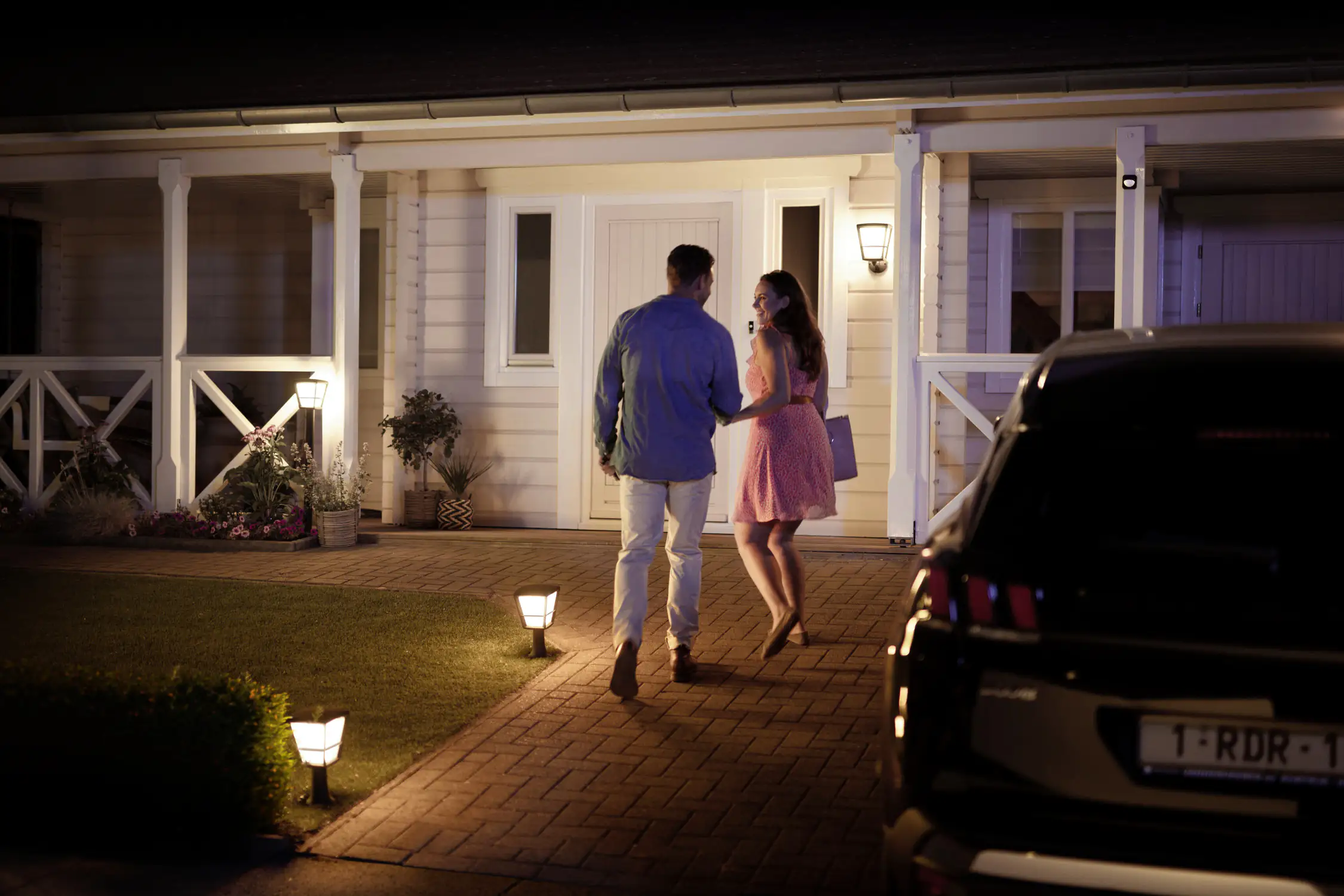 8718696170571_2681885 Philips Hue LED Außen-Wandleuchte White & Color Ambiance Econic Up