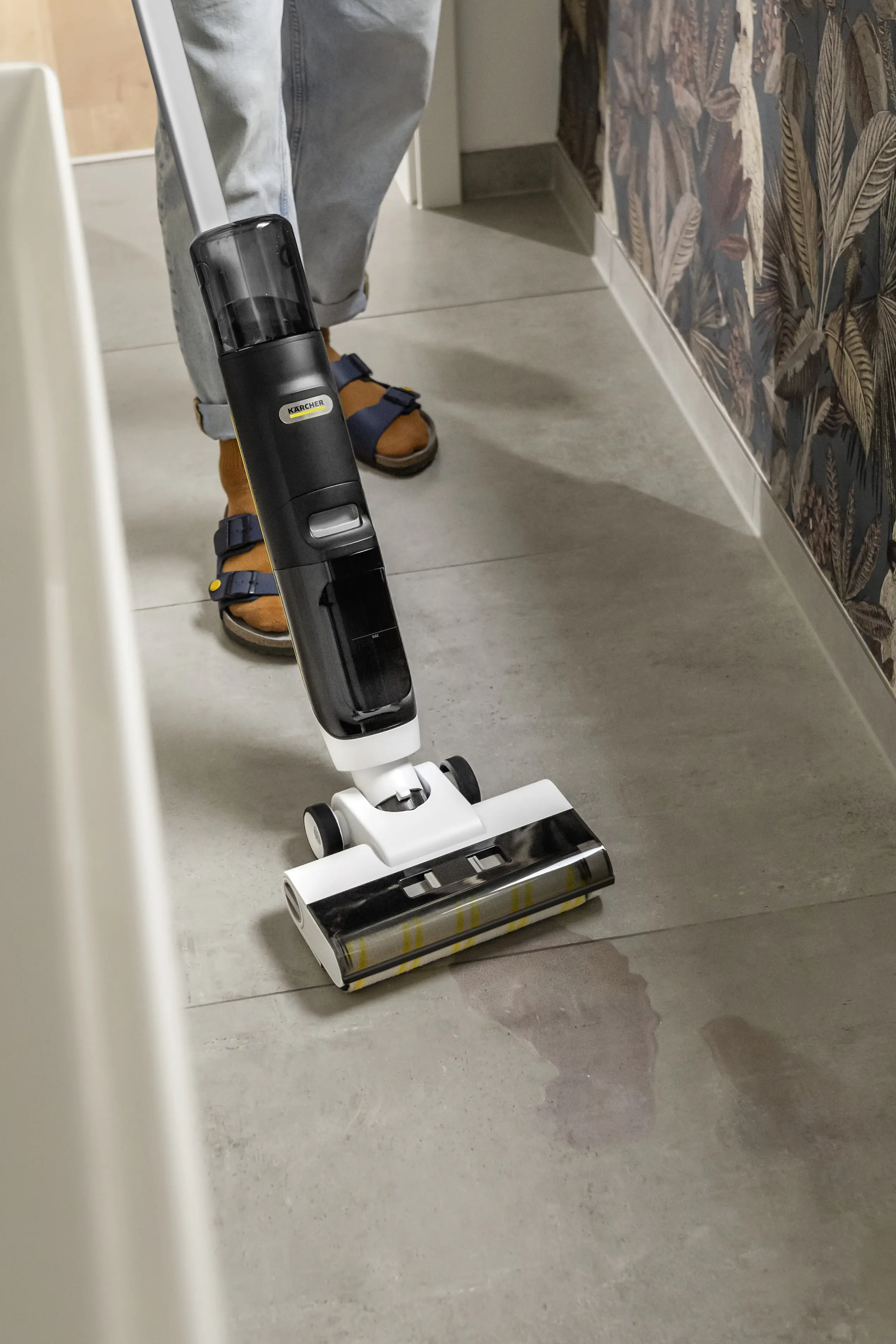 Kärcher Saugwischer FCV 3 mit Xtra!Clean 3in1 Saugen, Wischen, Trocknen Kärcher Saugwischer FCV 3 mit Xtra!Clean 3in1 Saugen, Wischen, Trocknen