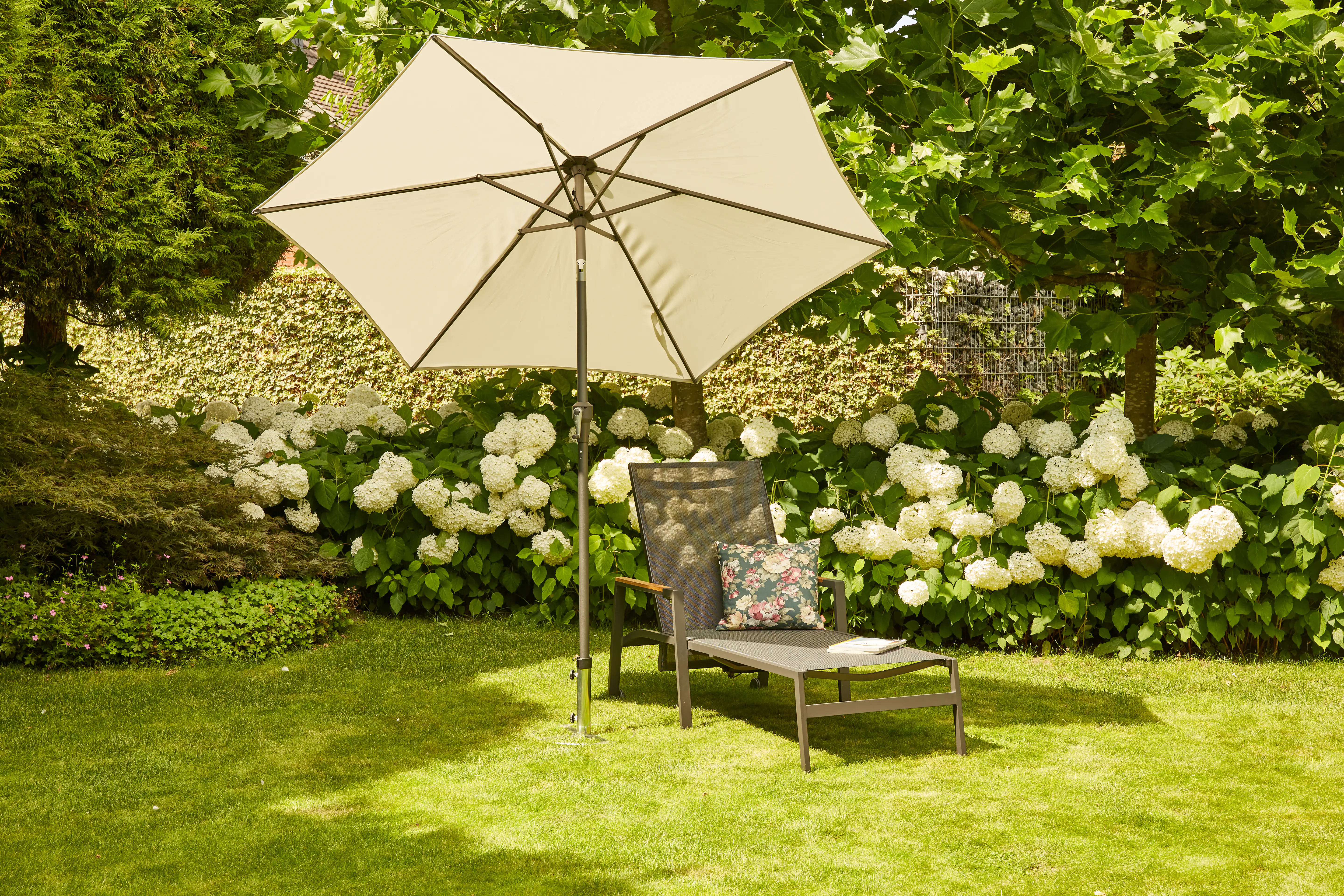 Siena Garden Mittelstockschirm Avio grau Ø 250 cm