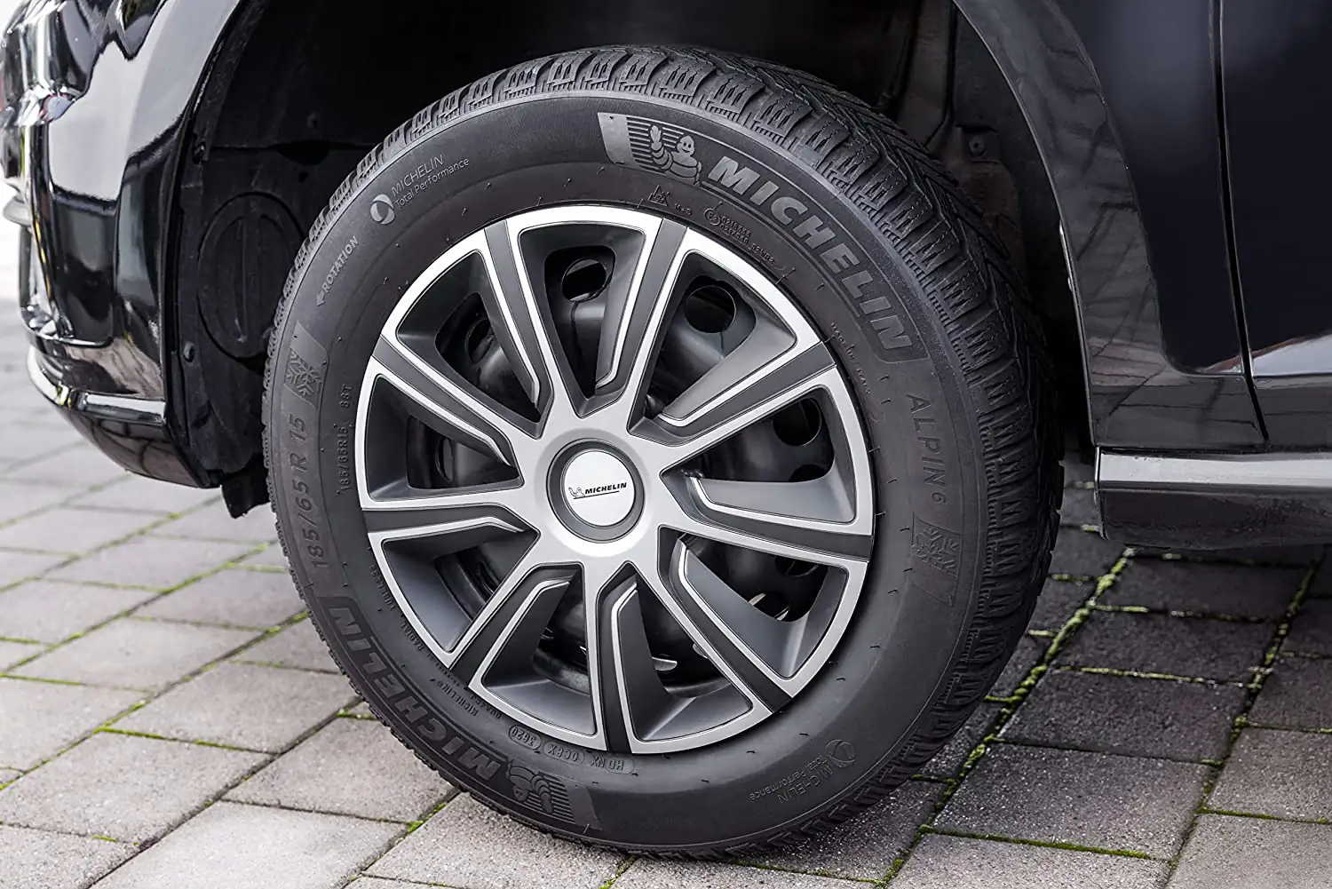 Michelin Radzierblenden Louise 40 cm (16 Zoll) silber schwarz 4 Stück Michelin Radzierblenden Louise 40 cm (16 Zoll) silber schwarz 4 Stück
