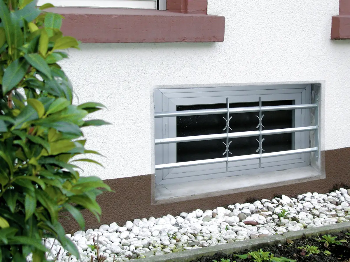 Alberts Fenstergitter Amsterdam 105 x 45x70 cm, galvanisch blau verzinkt