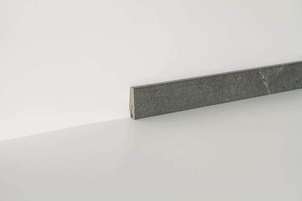 Classen Clip-Fußleiste 240 cm 58 x 19 mm Verde Pannonia Classen Clip-Fußleiste 240 cm 58 x 19 mm Verde Pannonia