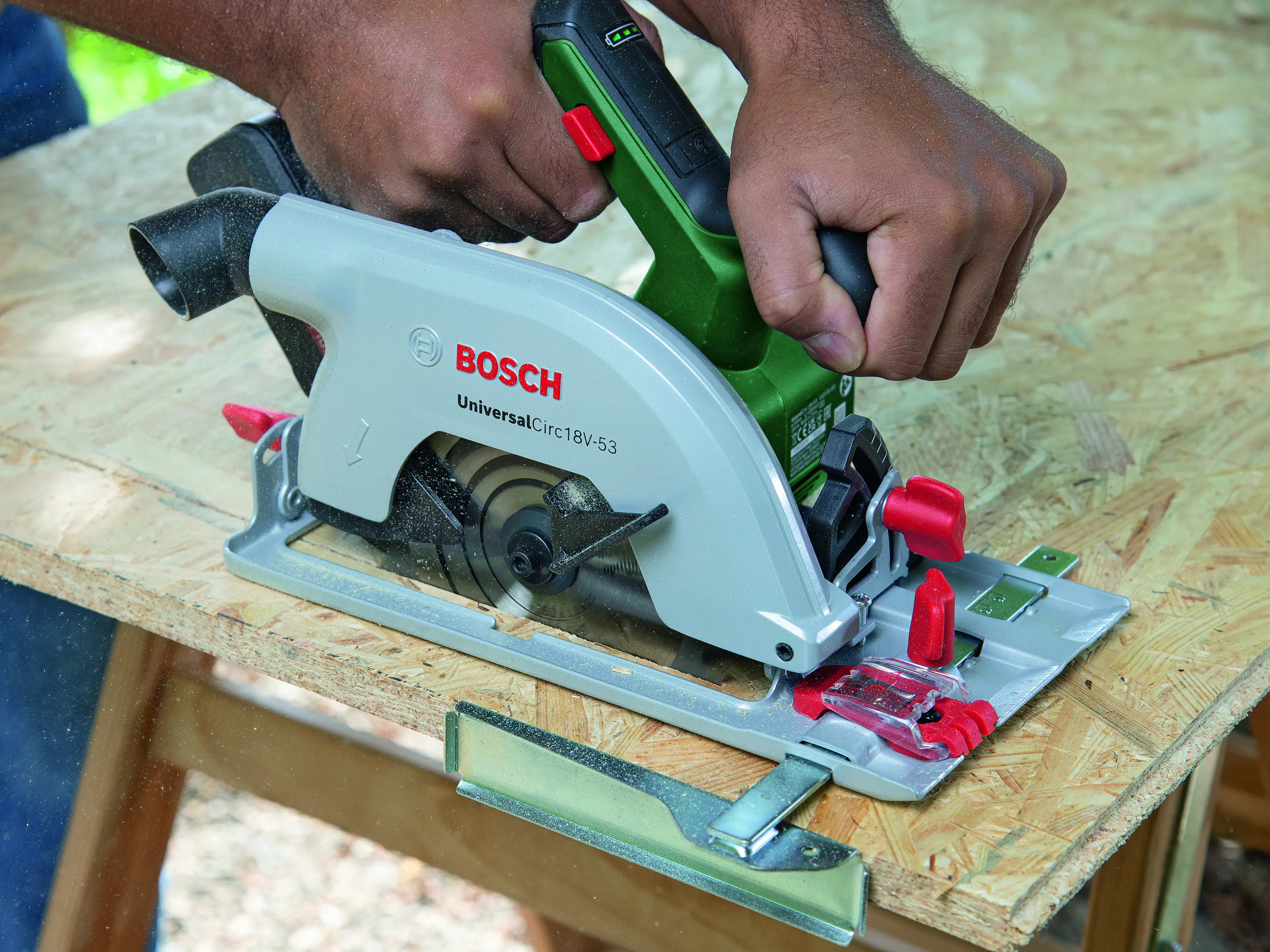 Bosch Akku-Kreissäge UniversalCirc 18V-53 Solo Bosch Akku-Kreissäge UniversalCirc 18V-53 Solo
