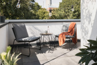 Primaster Valencia Gartentisch Rund – Ø 70 Cm, Höhe 75 Cm, Bambusoptik, Wetterfest & Gastronomietauglich