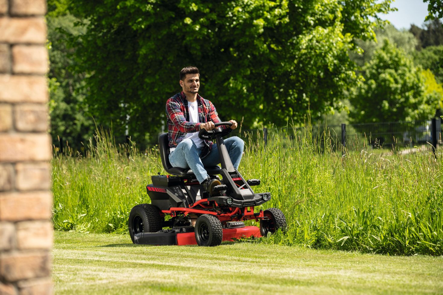 Scheppach Akku Rasentraktor MR760E, 48 V, 76 cm Schnittbreite kaufen