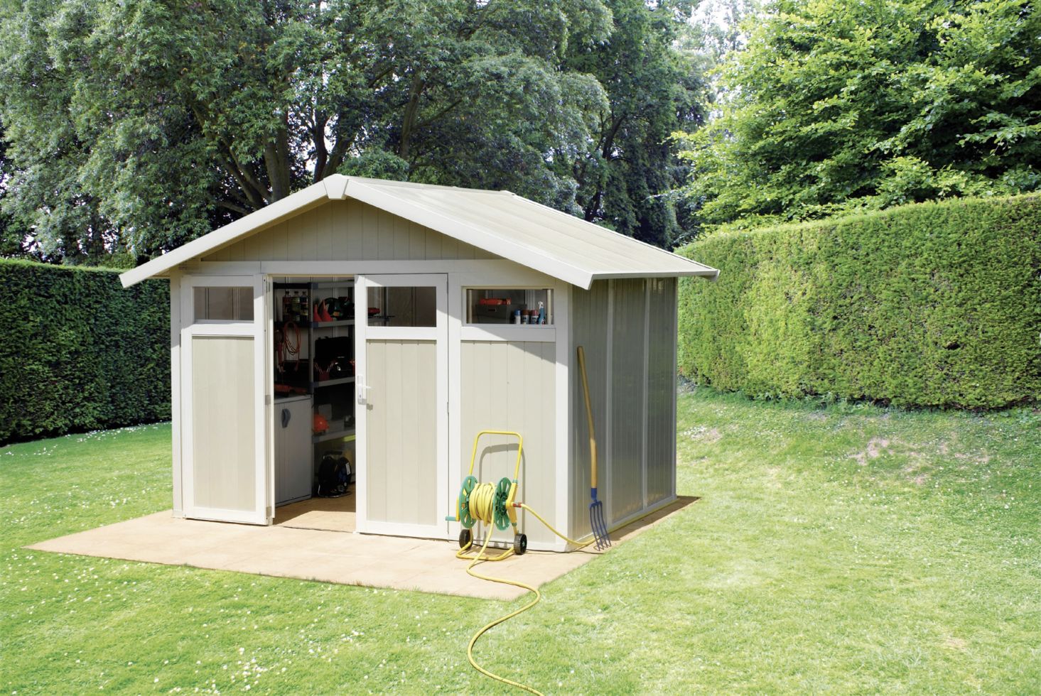 Grosfillex Gartenhaus Utility V 7,5 370 x 298 cm (inkl. Dachüberstand